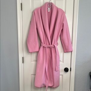 Cuddledown pink felt women’s full length robe size small